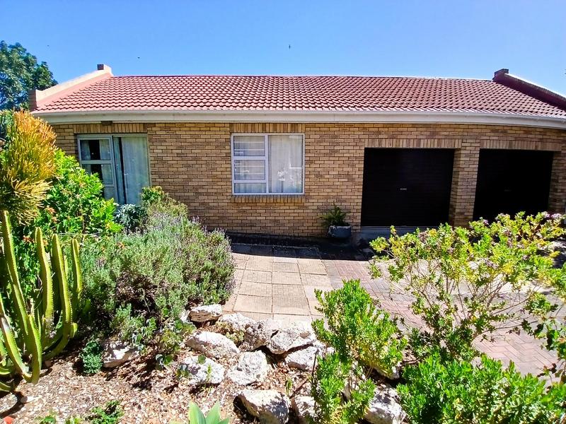 3 Bedroom Property for Sale in Stilbaai Wes Western Cape